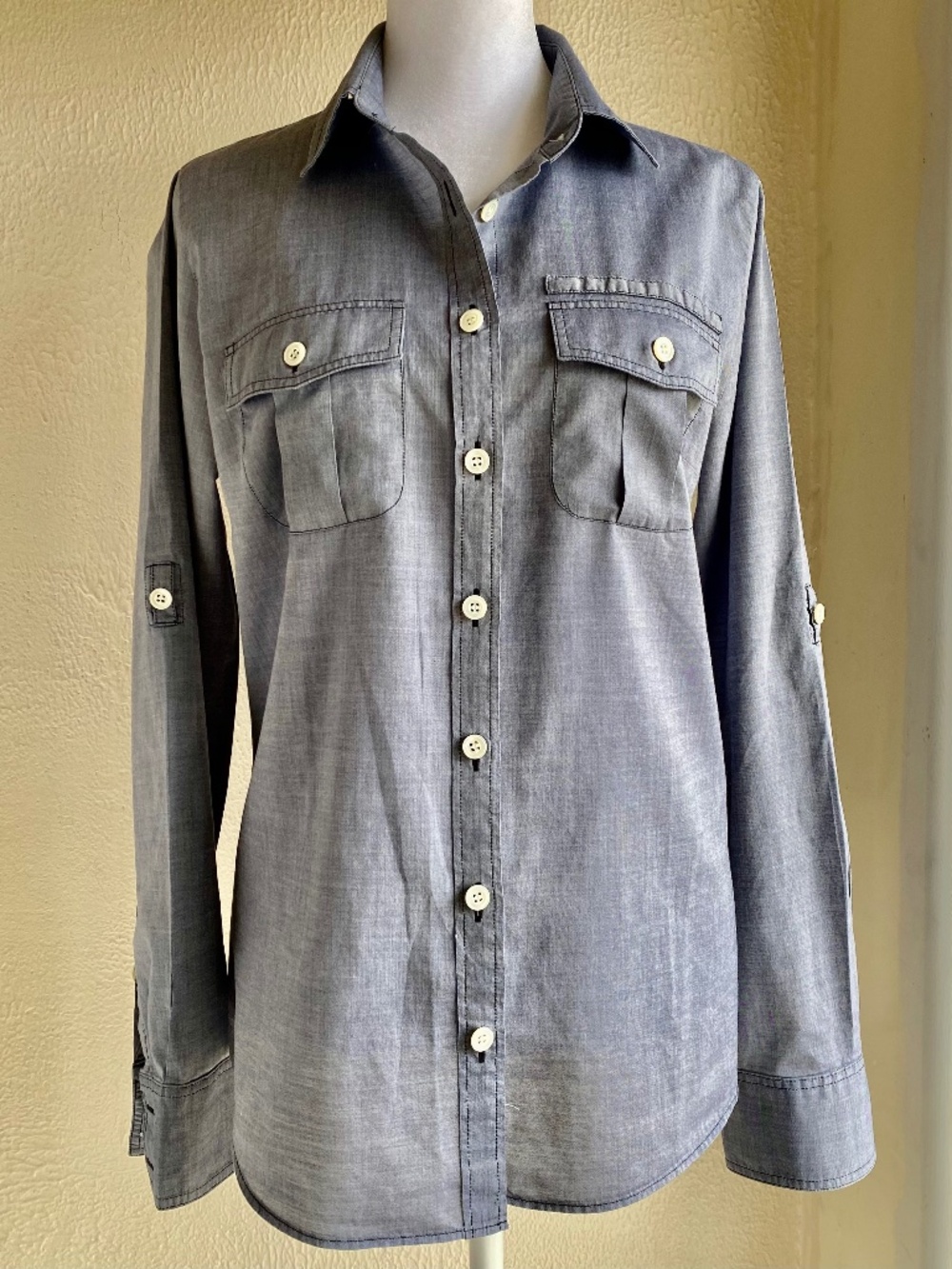 J. Crew The Perfect Shirt cotton long sleeve button-down in blue chambray Size 6